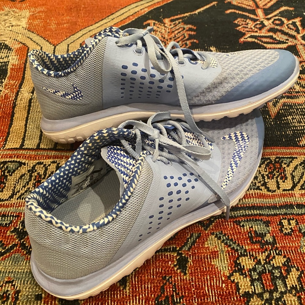 NIKE fitsole running shoes
